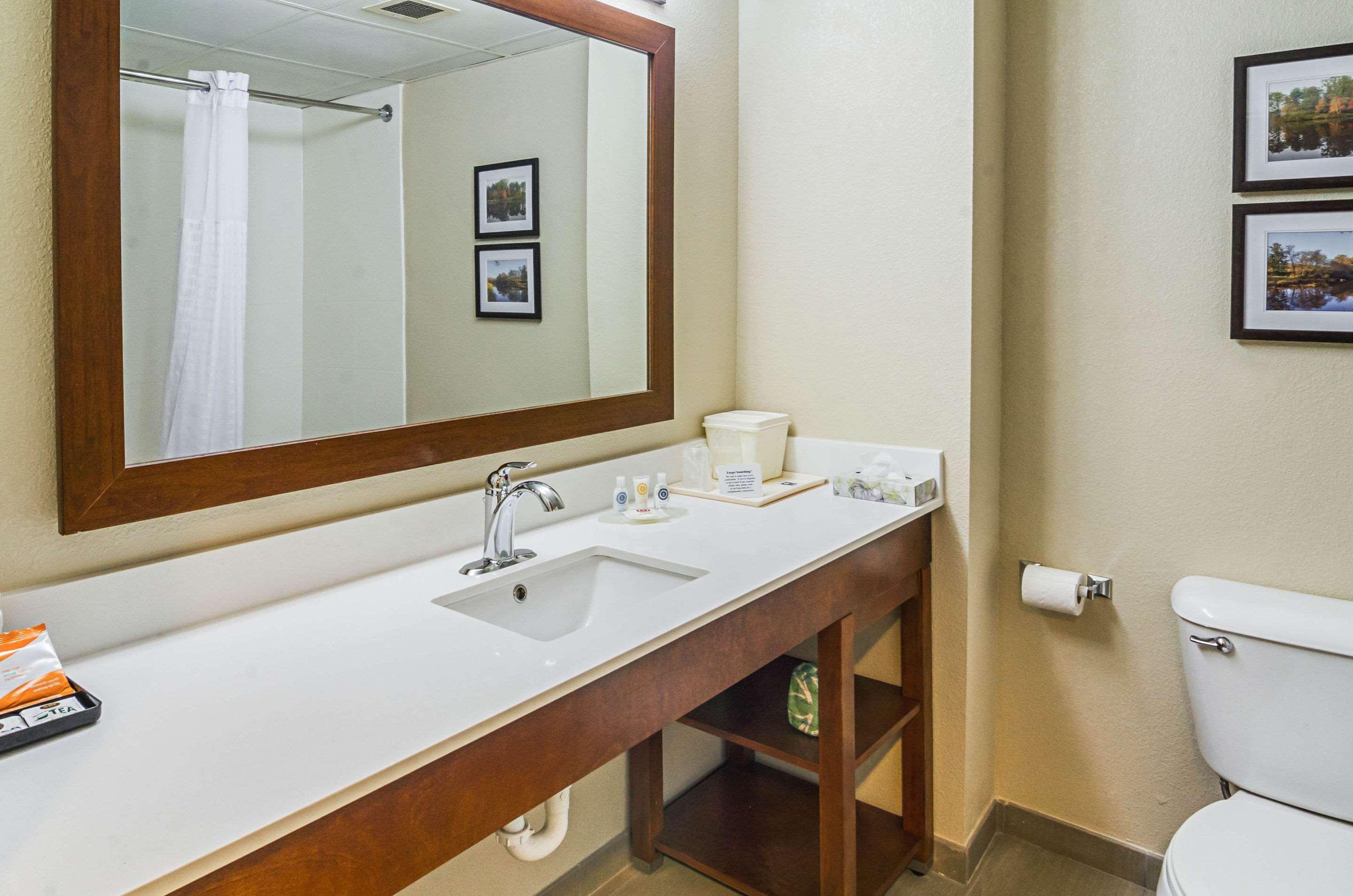 Comfort Inn & Suites Oxford South Екстериор снимка