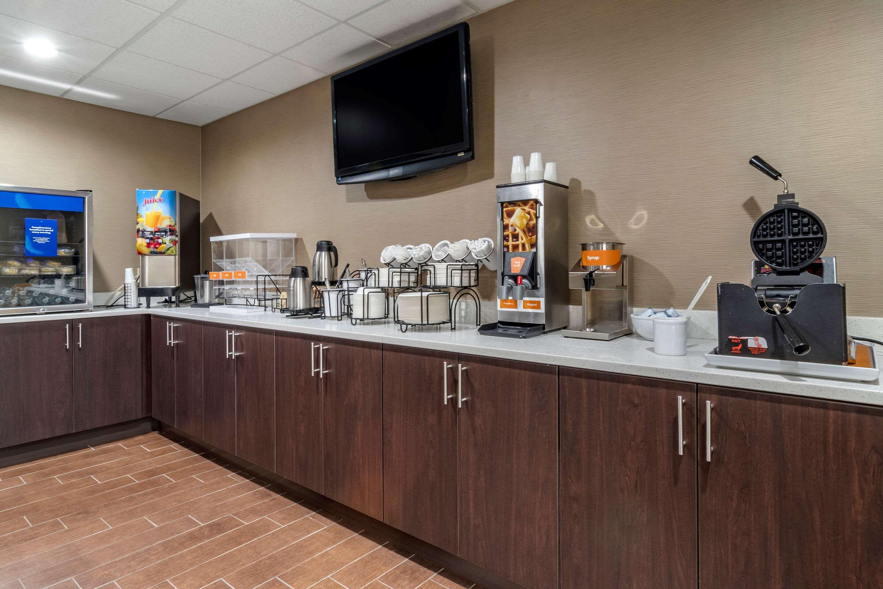Comfort Inn & Suites Oxford South Екстериор снимка