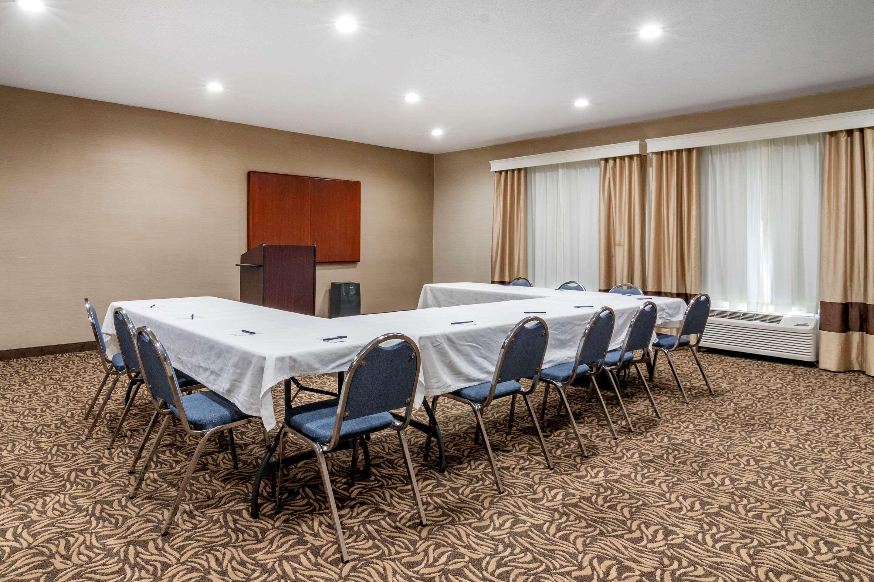 Comfort Inn & Suites Oxford South Екстериор снимка