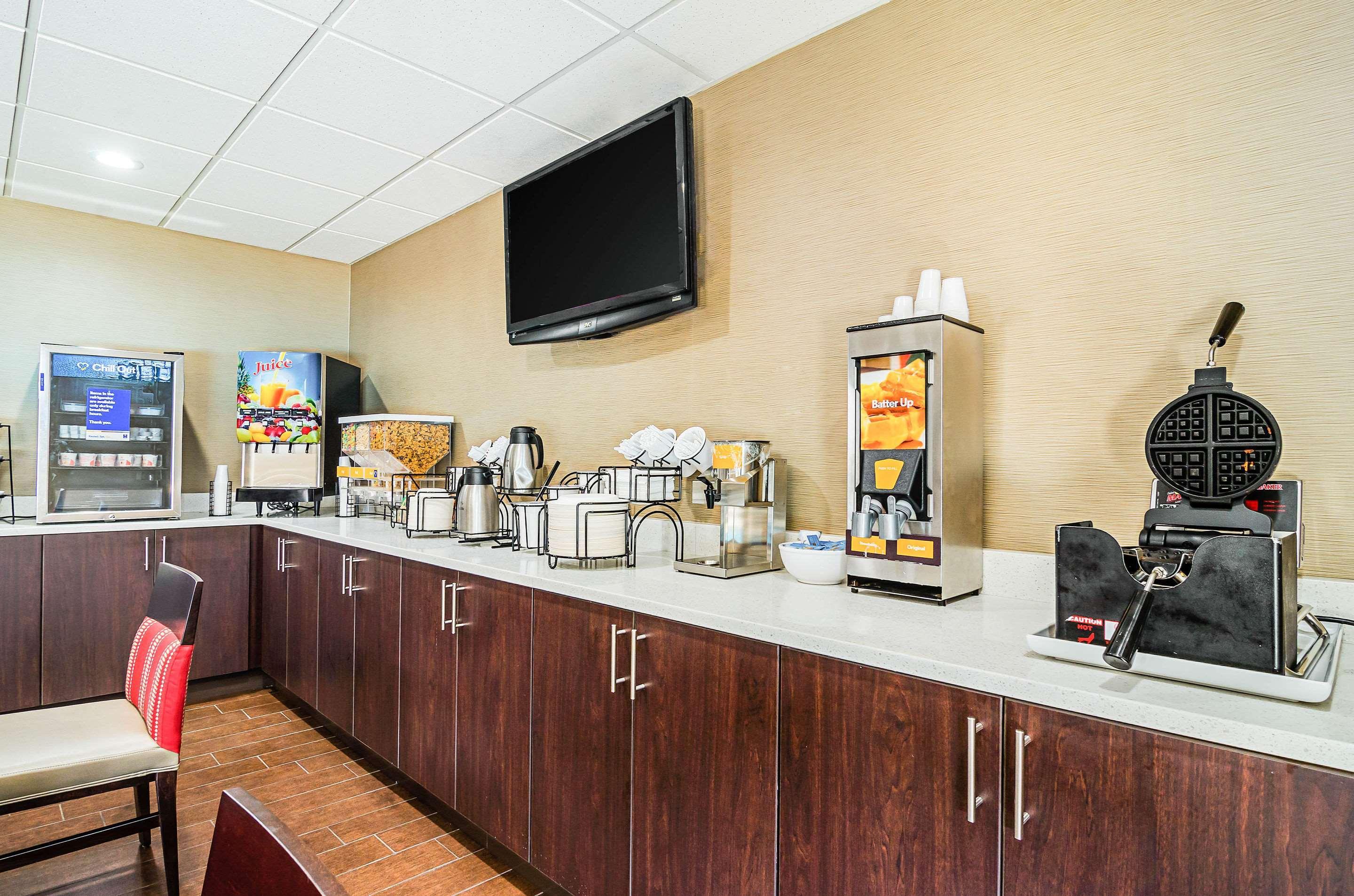 Comfort Inn & Suites Oxford South Екстериор снимка