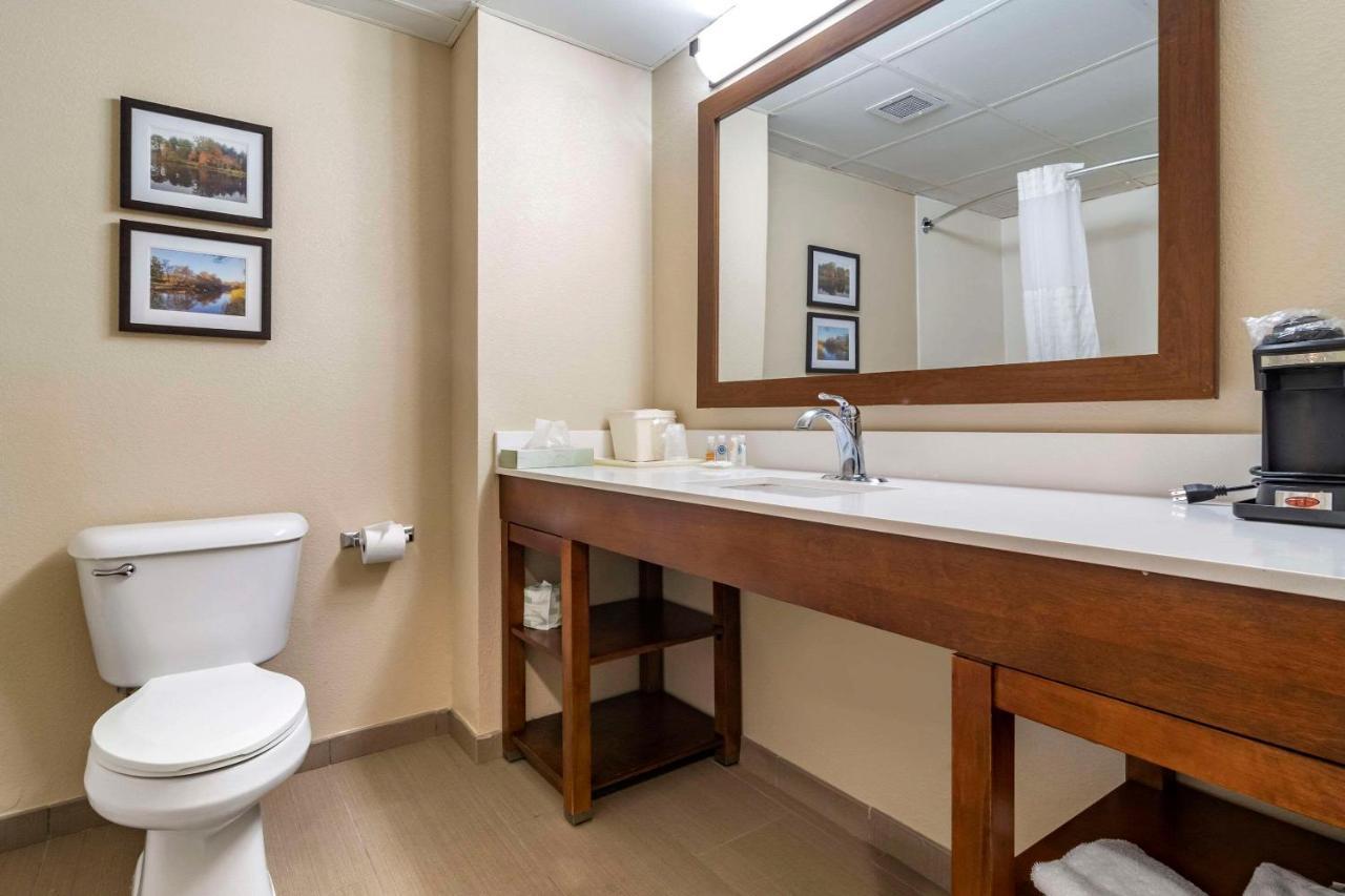 Comfort Inn & Suites Oxford South Екстериор снимка