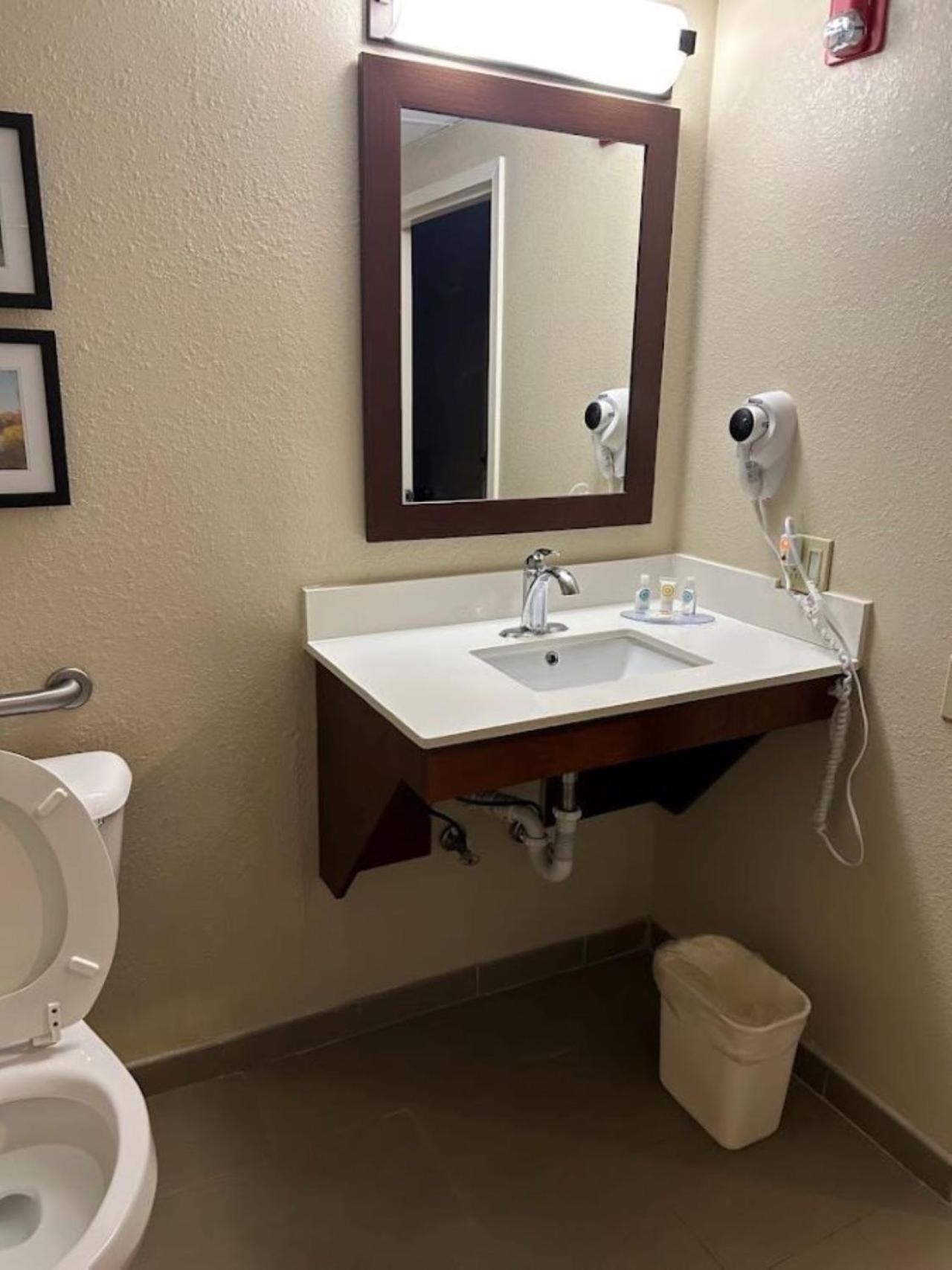 Comfort Inn & Suites Oxford South Екстериор снимка